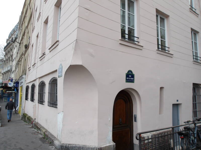 The corner of rue Gît-le-Cœur and Quai des Grands Augustins.