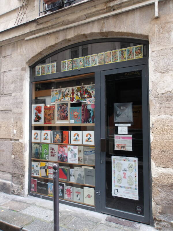 Book store on Rue Gît-le-Cœur.
