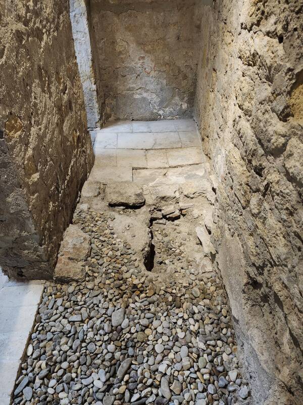 Almohad latrine.