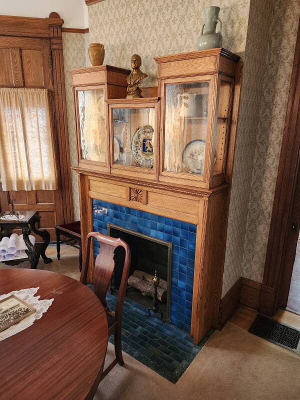 Dining room with purportedly scandalous 'Italian' tiles.