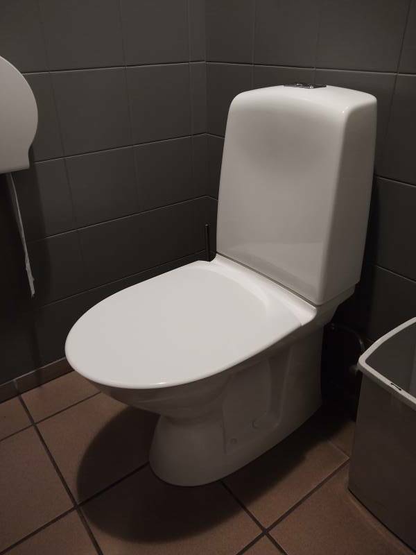 Toilet at Einstök Brewer's Lounge in Akureyri.