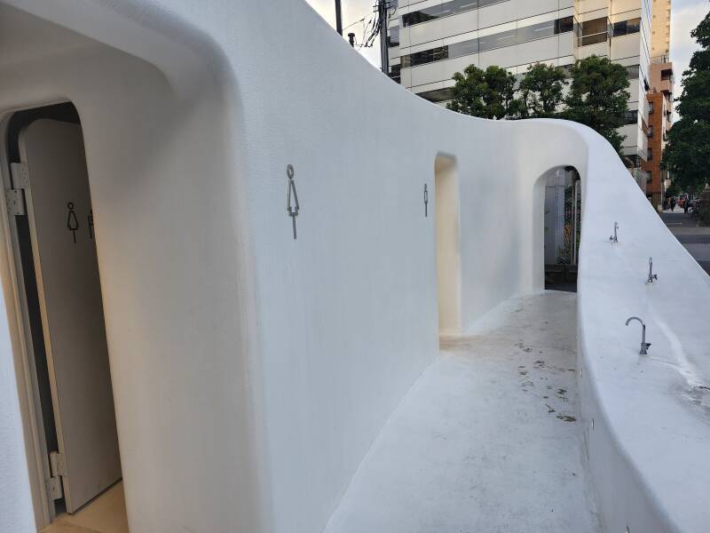 Entrance to the women's and men's rooms at Nishisandō Public Toilet.