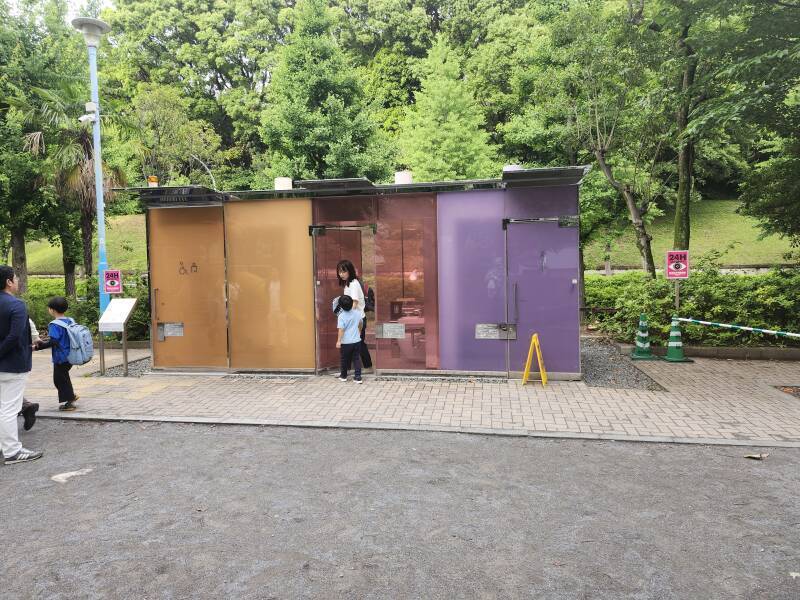 Overview of Yoyogi Fukamachi Mini Park Public Toilet.