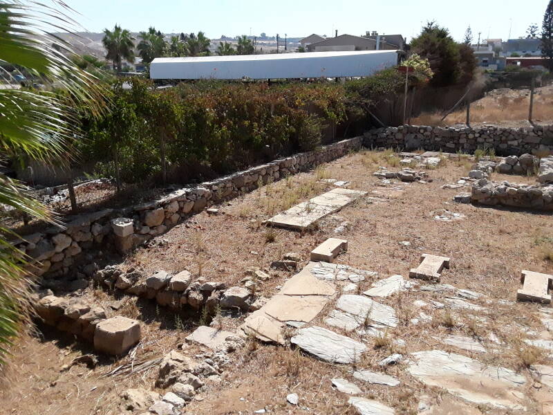 Minoan Villa of Lilies at Amnisos, looking south-southeast, lustral basin at lower left.