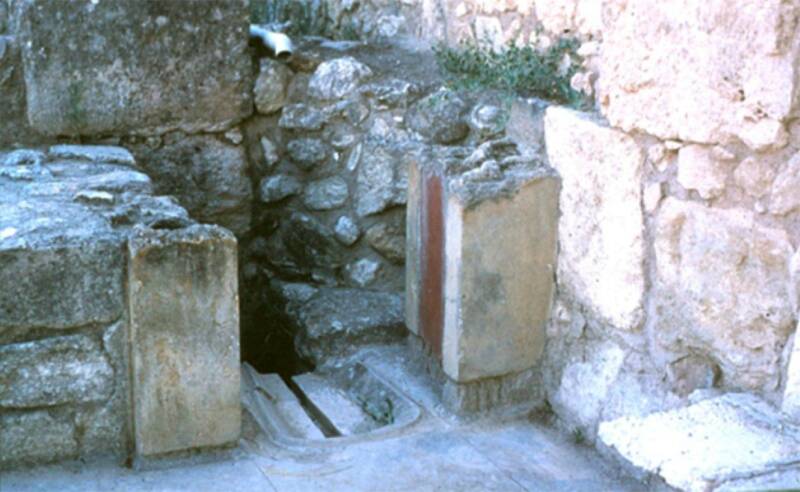 The Queen's Toilet at prehistoric site of Knossos, outside Iraklia in Crete, photo by University of North Carolina.