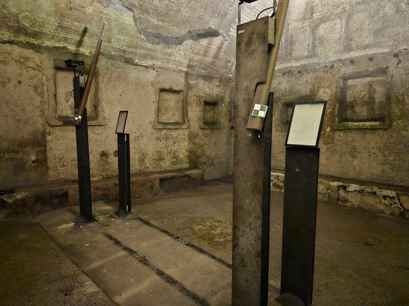 Mithraic school room.
