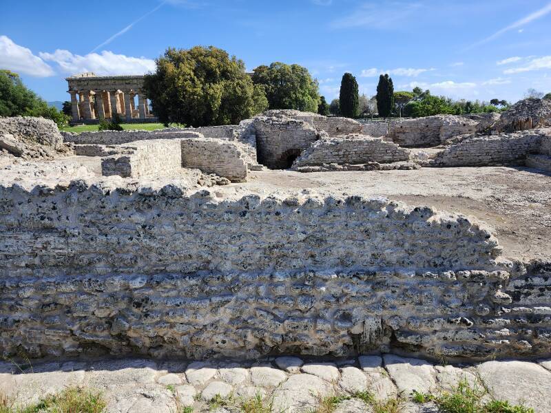 Large central bath.