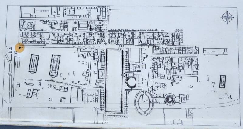 Map at Paestum showing Porta Giustizia at the edge of the city.