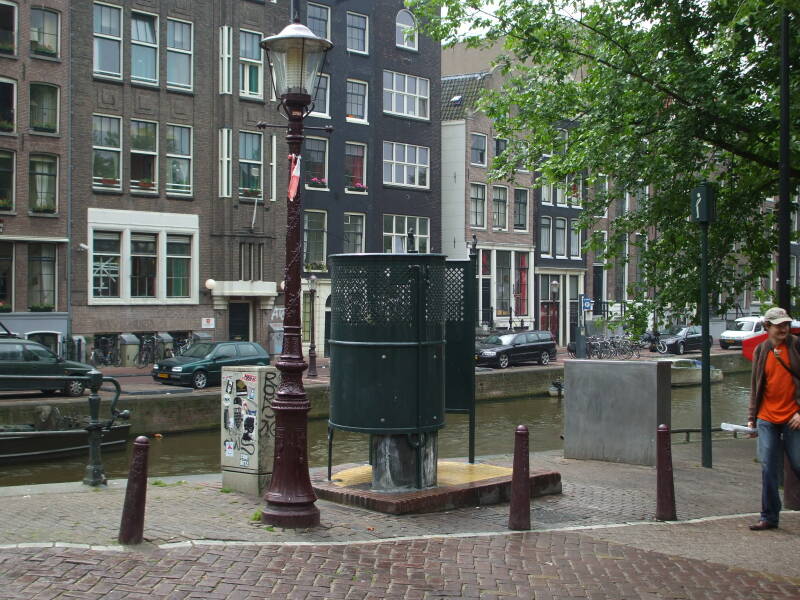 A plaskrul or pee curl in central Amsterdam.