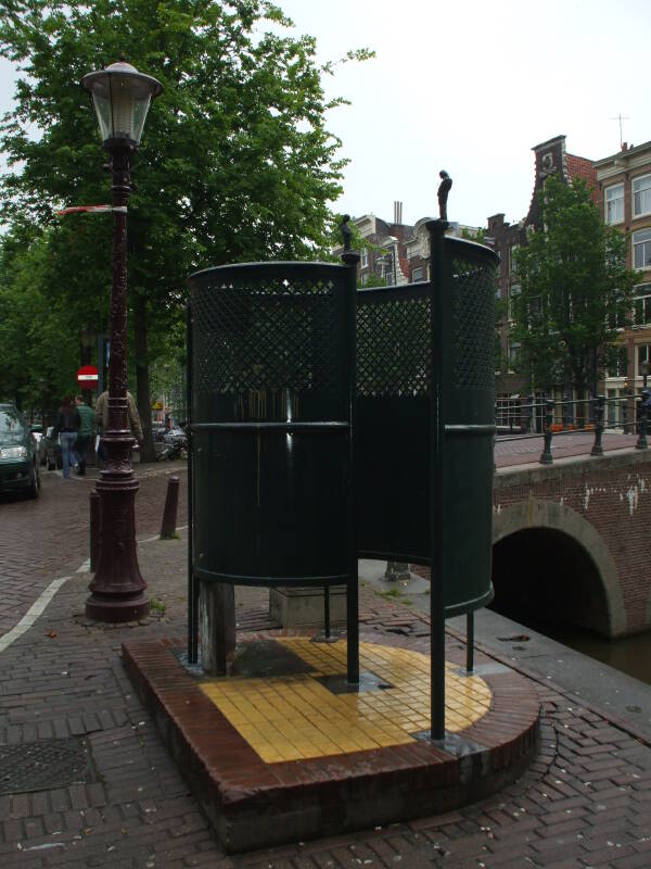 A plaskrul or pee curl in central Amsterdam.