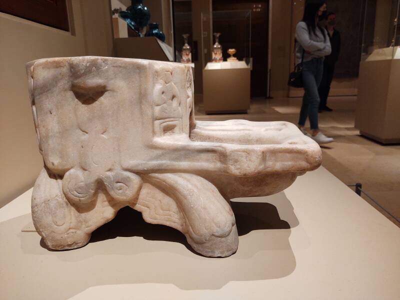 Fatimid Caliphate marble kilga or or water jar stand from either Egypt or Syria, from the 11th or the first half of the 12 century, object 20.176 at the Metropolitain Museum of Art in New York.