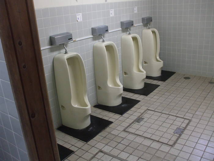 Public toilets at the Kenchō-ji temple in Kamakura.