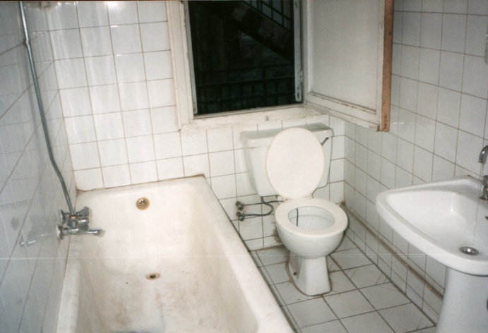 Toilet at a hotel in Malatya, Turkey.