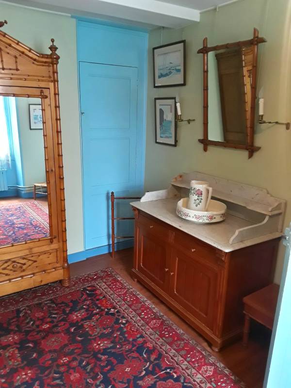 Alice Hoschedé-Monet's bathroom sink, at Giverny.