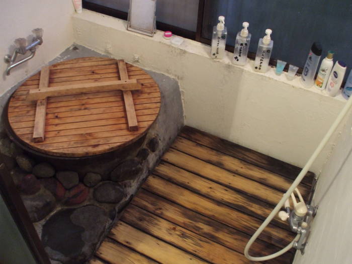 Tub at Nikkorisou Backpackers in Nikko.