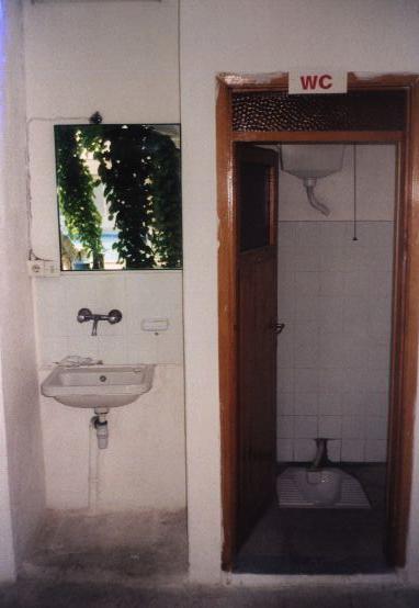 Toilet at Meltem Pension, Pamukkale, Turkey.