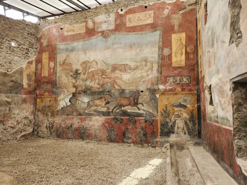 Trompe l'œil fountain in Casa dei Ceii.