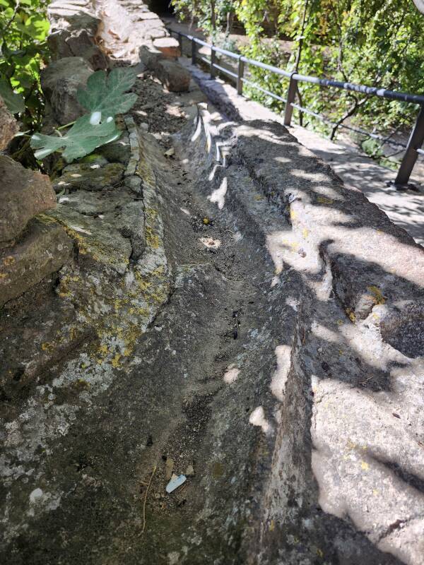 Detail of aqueduct from noria to furnace room.