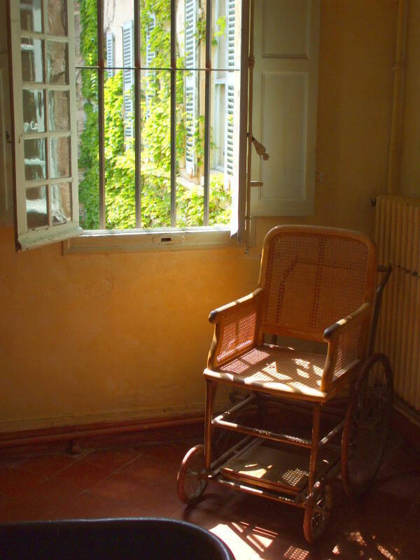 Wheelchair in the hydrotherapy room in the hospital in Saint-Rémy.